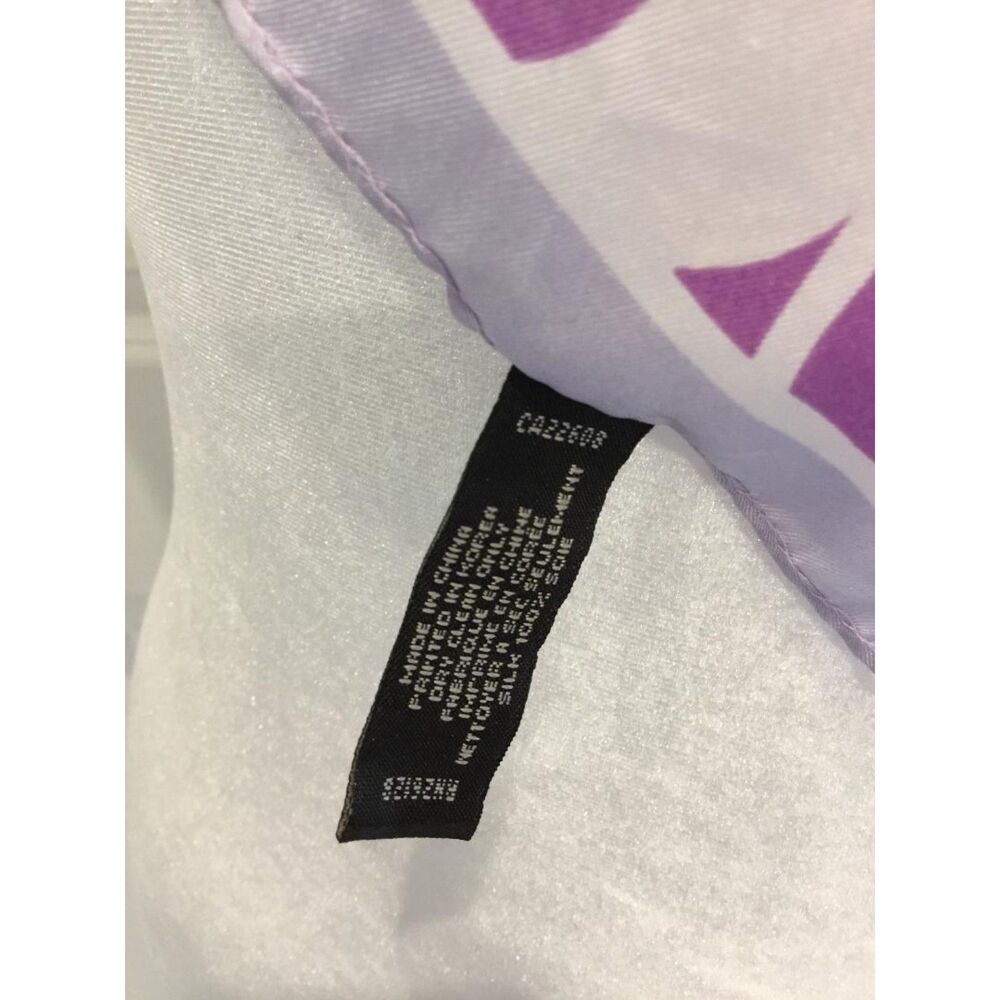 Coach Silk Scarf in Purple and Cream Signature Logo 21" Square NWOT - Picture 4 of 4